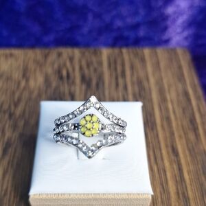 Elegant Silver and Yellow Women's Ring. Size 7